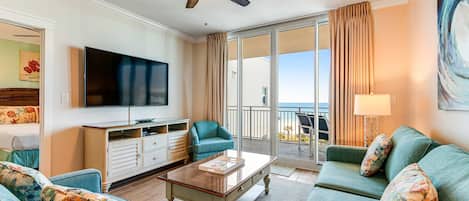 Fernseher, DVD-Player, Arbeitsbereiche