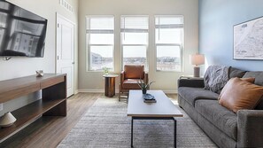 Smart TV - Landing | Modern 1BD, Yoga Studio, Gym (Four Corners)