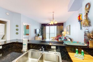 Interior - Beachfront condo with stunning views of the Gulf of Mexico & pools (Panama City Beach)
