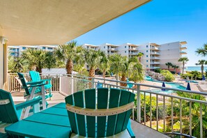 Property grounds - Second floor bright & Spacious condo with resort amenities, ocean views, & W/D (Fort Walton Beach)