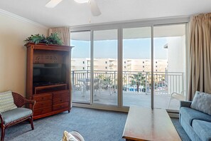 TV, DVD player, offices - 6th Floor Welcoming Condo At Waterscape Children's Playground, 2 Hot Tubs (Fort Walton Beach)
