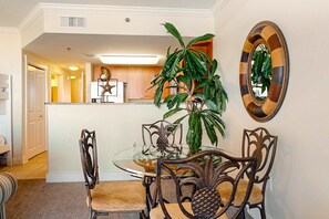 Dining - 6th Floor Welcoming Condo At Waterscape Children's Playground, 2 Hot Tubs (Fort Walton Beach)