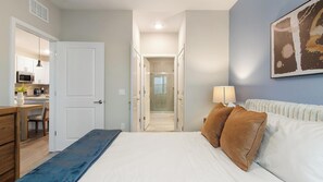 1 chambre, bureau, fer et planche à repasser, Wi-Fi