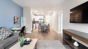 Smart TV - Landing | Beautiful 1BD, Yoga Studio, Gym (Four Corners)