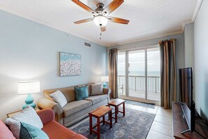 TV, DVD player, offices - Elegant, beachfront condo with two pools, BBQ area & fitness room (Panama City Beach)