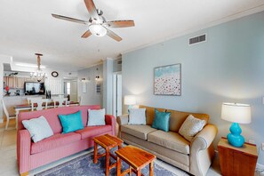 TV, DVD player, offices - Elegant, beachfront condo with two pools, BBQ area & fitness room (Panama City Beach)