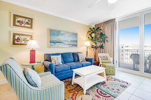 TV, DVD player, offices - Spacious Top-Floor Condo At Waterscape 490 Feet Of Private Beach (Fort Walton Beach)