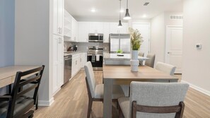 Dining - Landing | Spectacular 1BD, Gym, Yoga Studio (Four Corners)