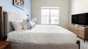 1 bedroom, desk, iron/ironing board, WiFi - Landing | Spectacular 1BD, Gym, Yoga Studio (Four Corners)