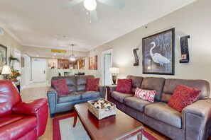 TV, DVD player, offices - 2nd-floor condo with balcony at Waterscape Waterfall, lazy river & beach chairs (Fort Walton Beach)