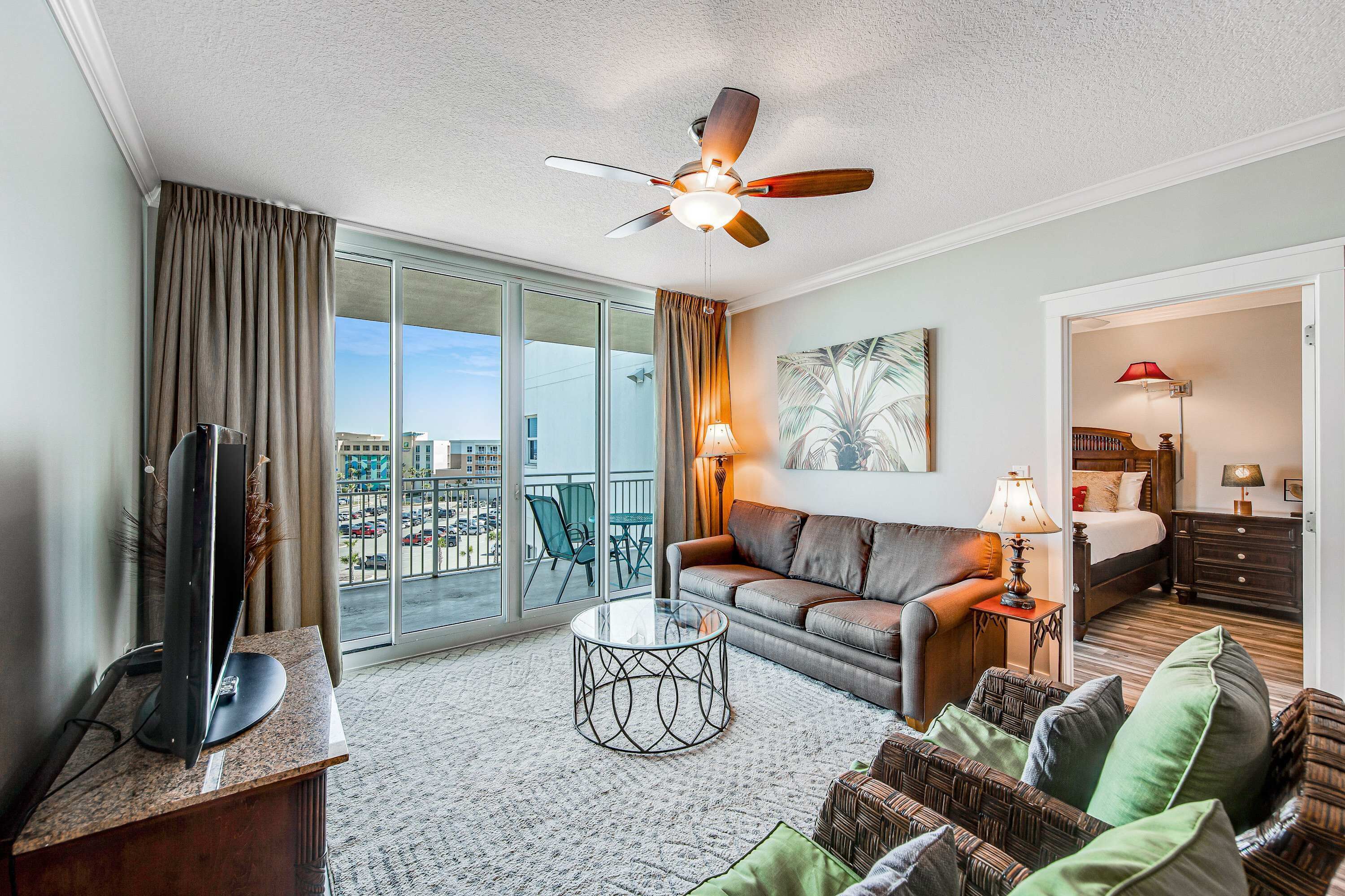 TV, DVD player, offices