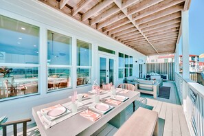 Outdoor dining - 3-story Gulf-front home with beach access, multiple decks, beach views, AC (Santa Rosa Beach)