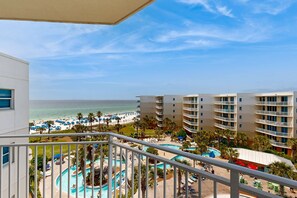 Property grounds - Inviting, Spacious Condo On Okaloosa Island Waterfall, Lazy River (Fort Walton Beach)