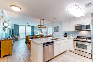 Fridge, microwave, oven, stovetop - Picture-Perfect Gulf-Front Condo On Okaloosa Island Playground, 2 Hot Tubs (Fort Walton Beach)
