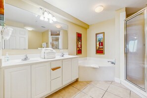Shower, hair dryer, towels - Gulf-front condo with balcony, beach views, pool, hot tub & gym (Panama City Beach)