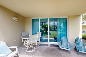 Outdoor dining - 2nd-floor condo with balcony, AC, WiFi, pool, lazy river, & beach access (Fort Walton Beach)