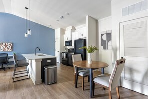Dining - Landing | Stunning 1BD, Gym, Clubhouse (Asheville)