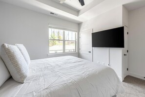 1 habitación, escritorio, tabla de planchar con plancha y wifi 