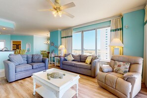 TV, DVD player - Snow-bird friendly top-floor corner condo with Gulf views, pools & gym (Panama City Beach)