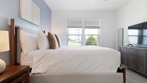 1 bedroom, desk, iron/ironing board, WiFi - Landing | Modern 1BD, Clubhouse, Gym (Apopka)