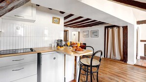 Private kitchen - Ile Saint-Louis 2BR - Notre-Dame & Sainte-Chapelle (Paris)