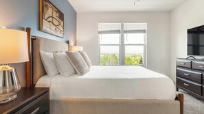 1 bedroom, desk, iron/ironing board, WiFi - Landing | Amazing 1BD, Clubhouse, Gym (Apopka)