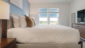 2 bedrooms, desk, iron/ironing board, WiFi - Landing | Chic 2BD, Gym, Clubhouse (Apopka)