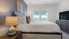 2 habitaciones, escritorio, tabla de planchar con plancha y wifi 