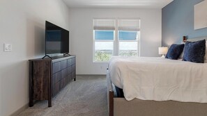 2 bedrooms, desk, iron/ironing board, WiFi - Landing | Chic 2BD, Clubhouse, Gym (Apopka)