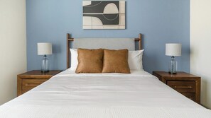 Desk, iron/ironing board, WiFi, bed sheets - Landing | Stylish 2BD, Gym, Clubhouse (Houston)