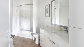 Bathroom - Landing | Incredible 1BD, Gym, Courtyard (Chapel Hill)