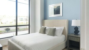2 habitaciones, escritorio, tabla de planchar con plancha y wifi 