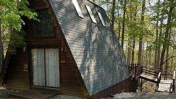 Cabin 2 | Exterior