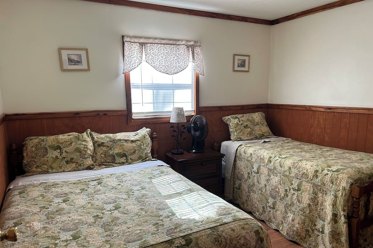 Cabin 12 | 熨斗/熨衣板、免費無線上網