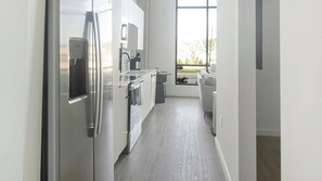Kühlschrank, Esstisch