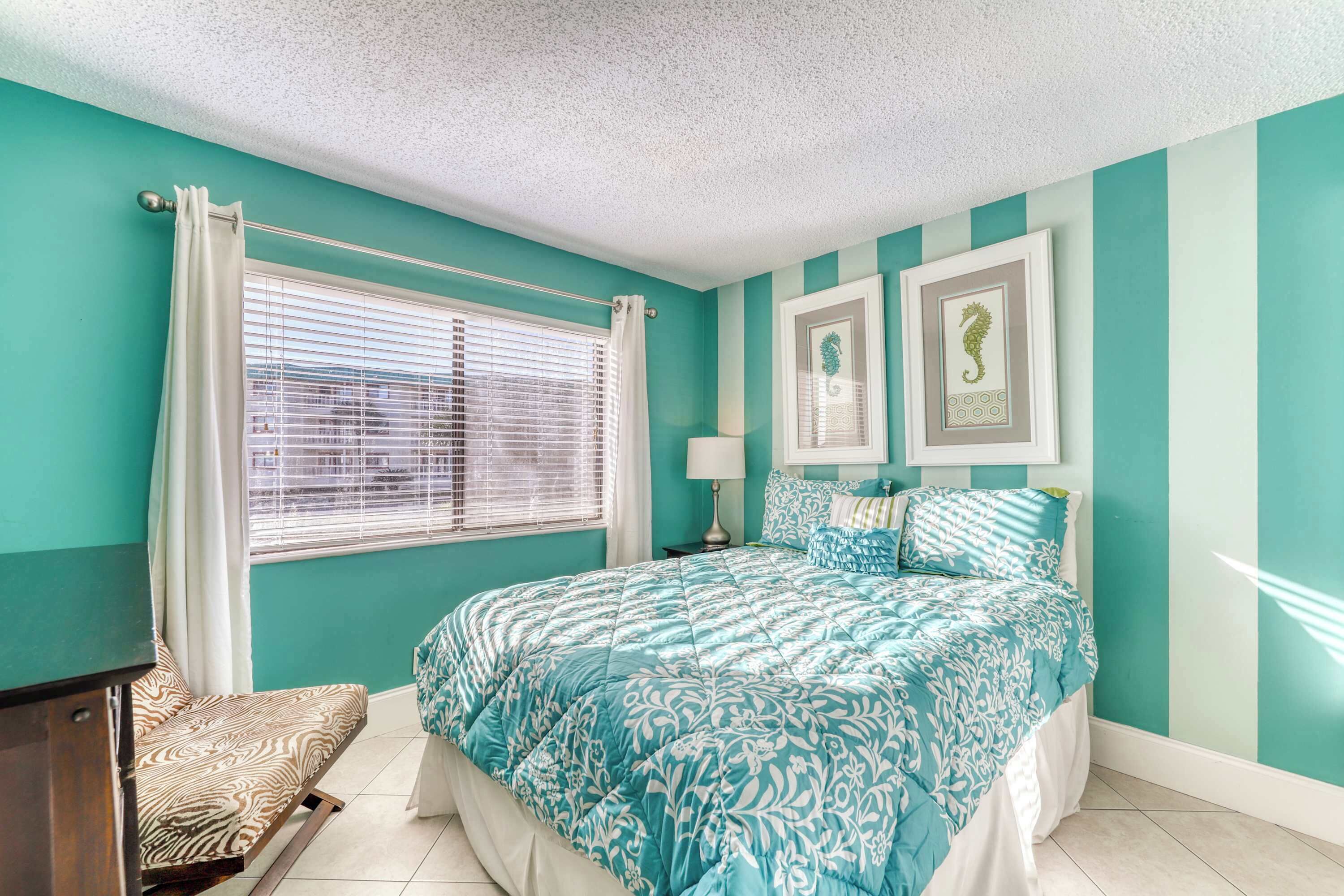 2 bedrooms, internet, bed sheets