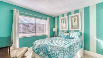 2 bedrooms, internet, bed sheets
