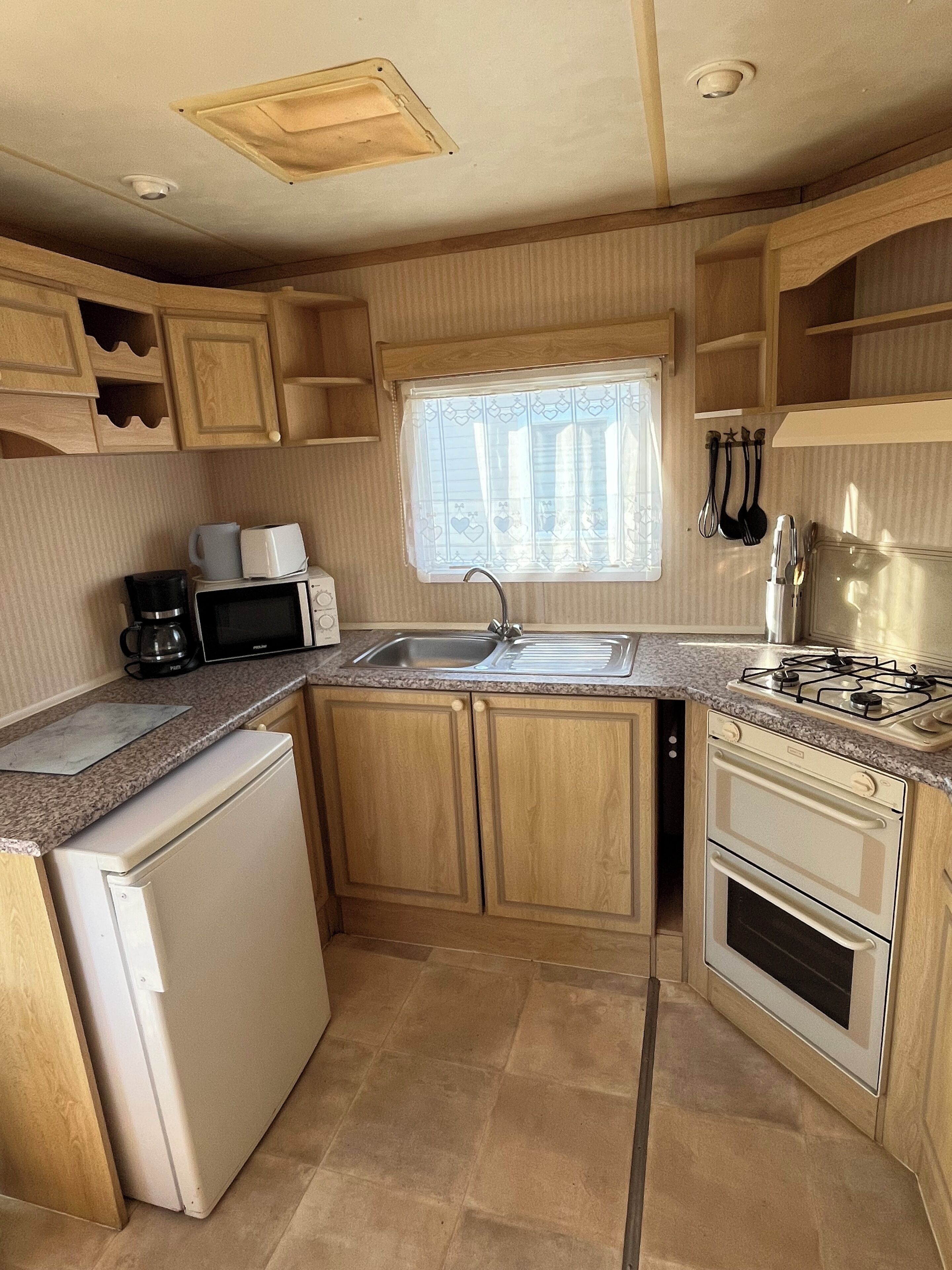 Classic Mobile Home | Private kitchen
