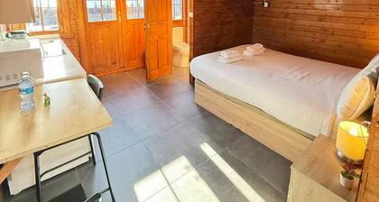 Intimate and exclusive penthouse cabin with jacuzzi, terrace and barbecue