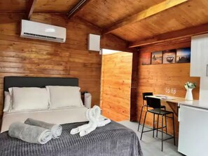 Unclassified image, 2 of 8, button - Intimate and exclusive penthouse cabin with jacuzzi, terrace and barbecue (Barcelona)