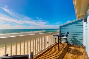 Property grounds - Gulf-Front: Dolphins, Starlight & Steps to Beach (Fort Morgan)