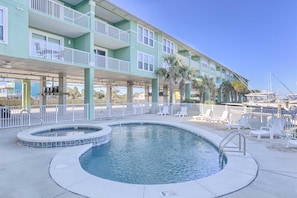 Pool - Bay View Condo with Private Balcony, AC, WiFi & Access to Shared Hot Tubs Pools (Fort Morgan)