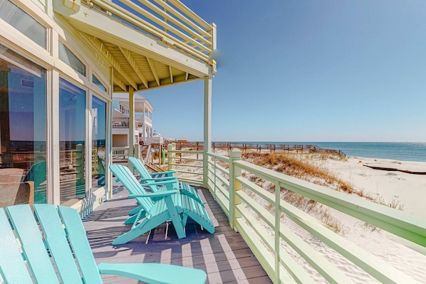 Property grounds - Gulf-Front Retreat with Private Balcony and Direct Beach Access (Fort Morgan)