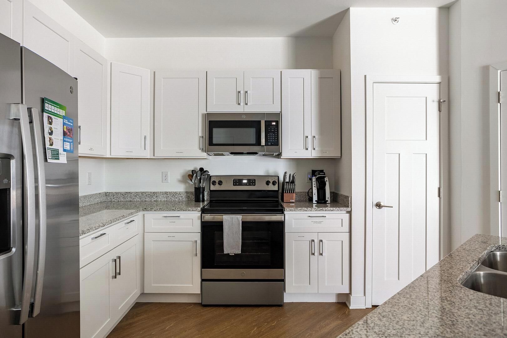 Refrigerador y comedor 