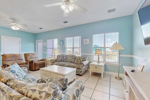TV - Great Duplex with large decks and large shared pool (Fort Morgan)