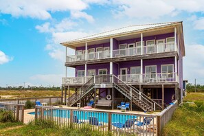 Exterior - Great duplex with large decks and shared pool (Fort Morgan)