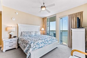 4 bedrooms, iron/ironing board, Internet, bed sheets - Luxurious condo with pool, hot tub, & new bedroom furniture - steps to the beach (Gulf Shores)