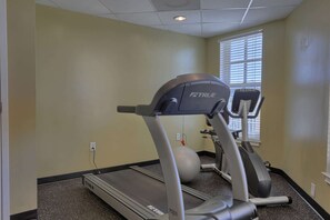 Fitness facility - Updated 5th-floor condo with Gulf view, balcony, pool, & hot tub - near beach (Fort Morgan)