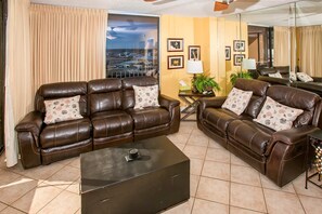 TV, DVD player, offices - Beachfront Condo, Private 6th-Floor Balcony, Gulf Views, Pool, Sundeck (Gulf Shores)