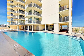 Pool - Beachfront Condo, Private 6th-Floor Balcony, Gulf Views, Pool, Sundeck (Gulf Shores)